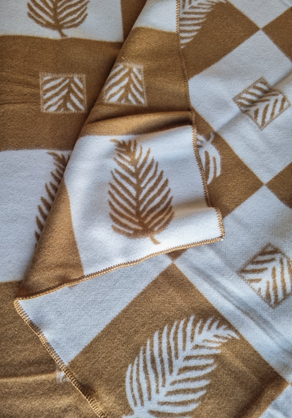 Fanø Merino wool blanket – ochre and cream, 200 × 220 cm